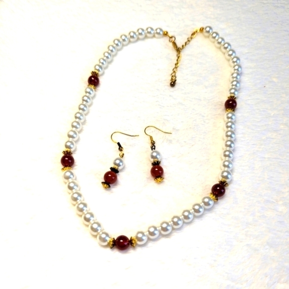 Vintage Faux Pearl with Carnelian Accent Beads Necklace & Matching Earrings - Picture 5 of 10
